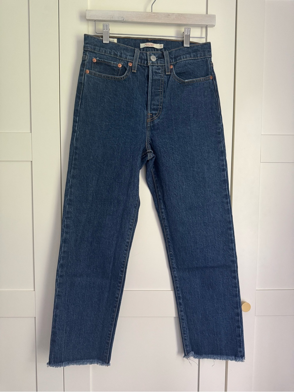 Levi’s Premium Wedgie Straight Jeans 27 High Rise Raw Hem Cropped Classic